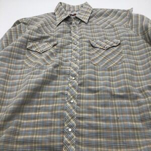 The Westerner Vtg Large Cotton Blend Light Color Plaid‎ Pearl Snap Western Shirt